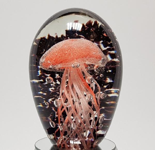 Glasobjekt Qualle rot mit LED Licht